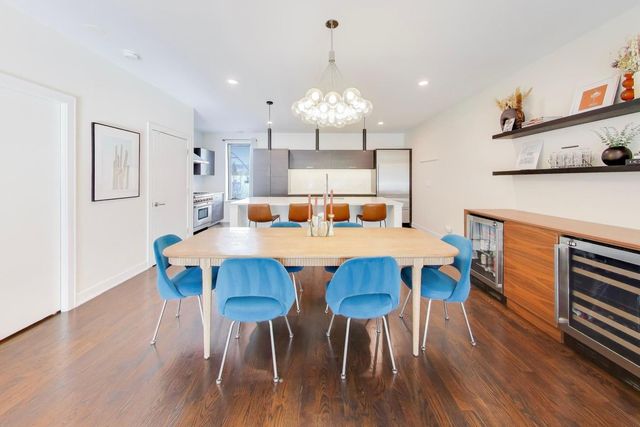 1727 N Winnebago Avenue, Chicago, IL 60647