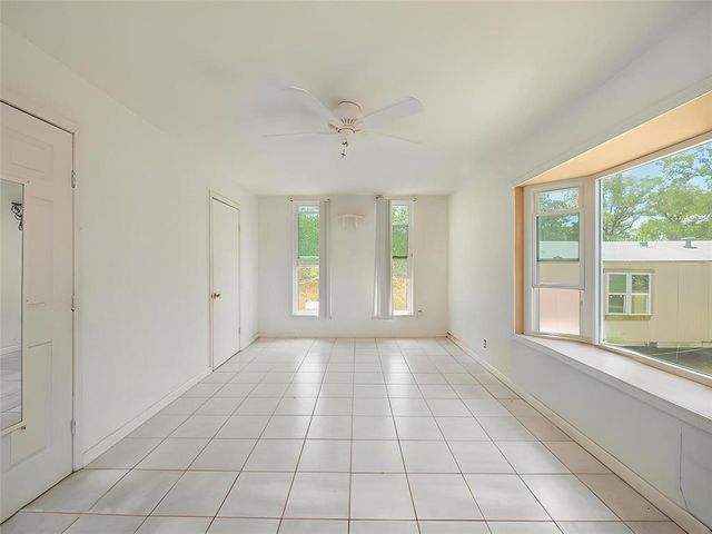 368 Riddle RD, Cedar Creek, TX 78612