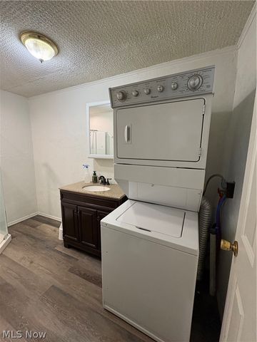 805 Clover Alley, Wellsville, OH 43968