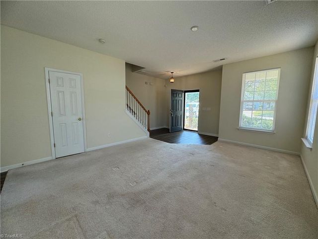 10 Glenrose Court, Greensboro, NC 27407