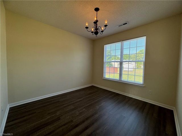 10 Glenrose Court, Greensboro, NC 27407
