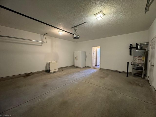 10 Glenrose Court, Greensboro, NC 27407