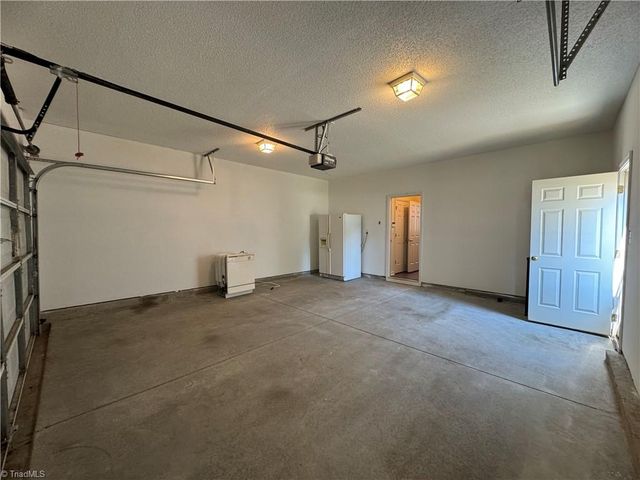 10 Glenrose Court, Greensboro, NC 27407