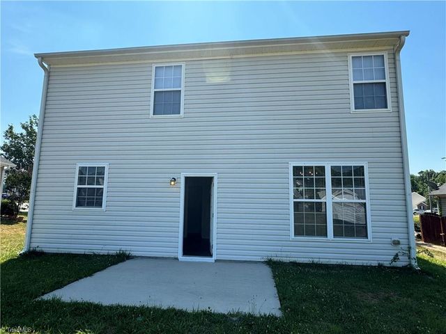 10 Glenrose Court, Greensboro, NC 27407