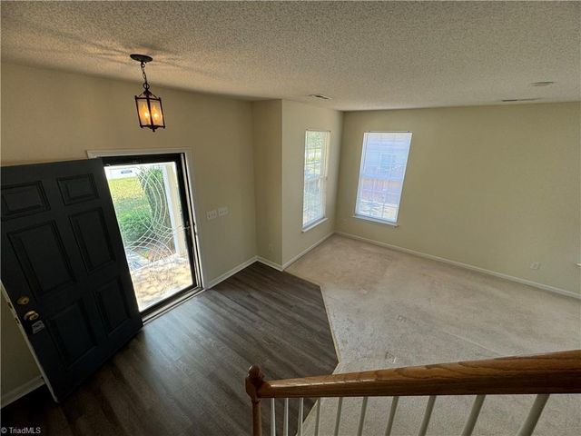 10 Glenrose Court, Greensboro, NC 27407