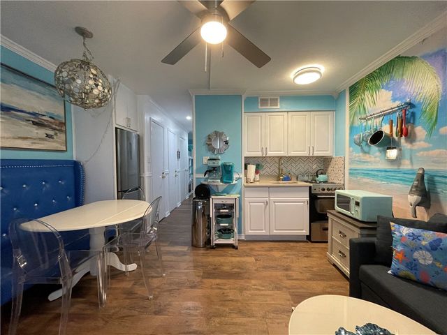 3938 Surfside Blvd 1102, Corpus Christi, TX 78402