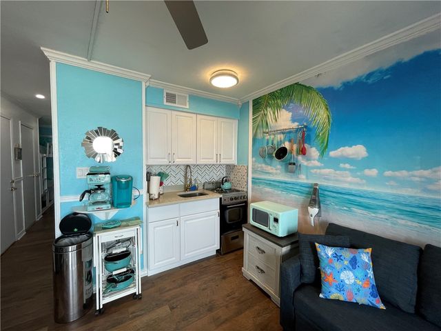 3938 Surfside Blvd 1102, Corpus Christi, TX 78402