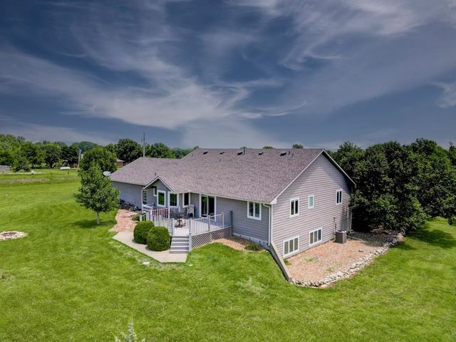 10 Leed Rd, Winfield, KS 67156