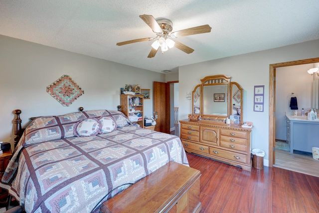 10 Leed Rd, Winfield, KS 67156