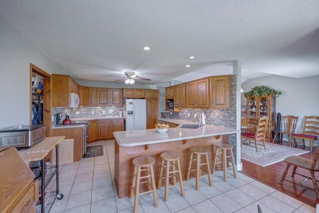 10 Leed Rd, Winfield, KS 67156