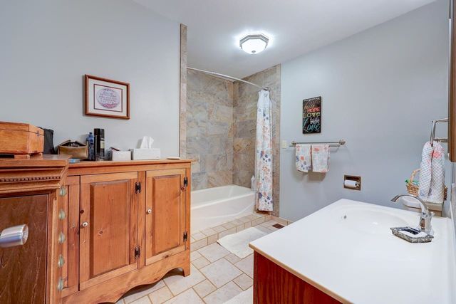 10 Leed Rd, Winfield, KS 67156