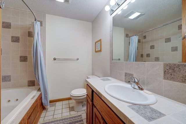 10 Leed Rd, Winfield, KS 67156