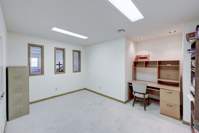 10 Leed Rd, Winfield, KS 67156