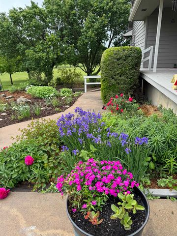 10 Leed Rd, Winfield, KS 67156