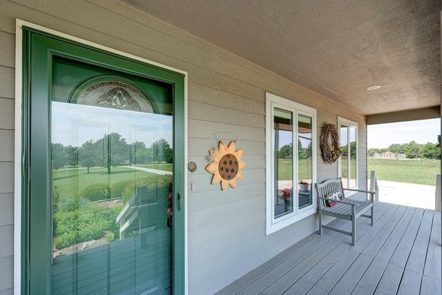 10 Leed Rd, Winfield, KS 67156