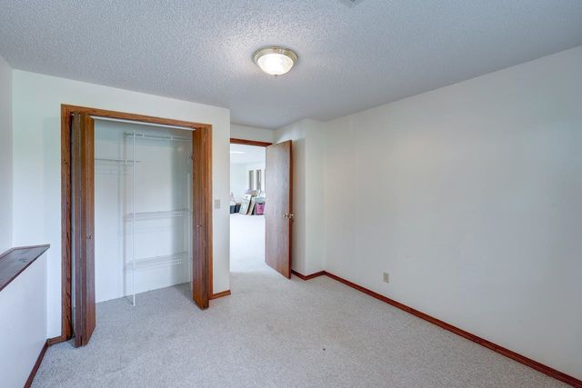 10 Leed Rd, Winfield, KS 67156