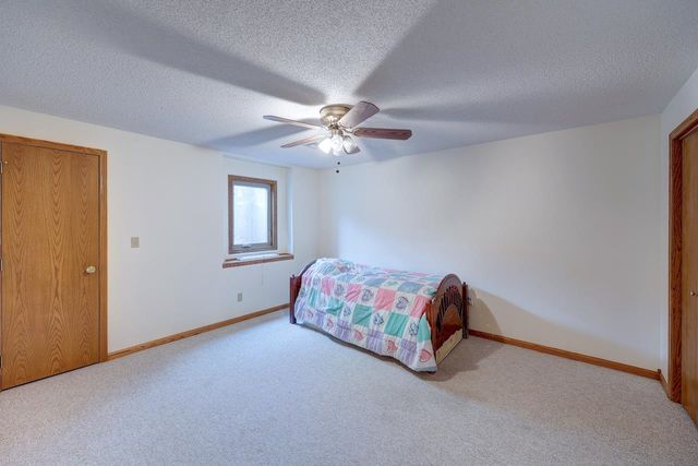 10 Leed Rd, Winfield, KS 67156