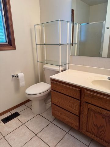 10 Leed Rd, Winfield, KS 67156