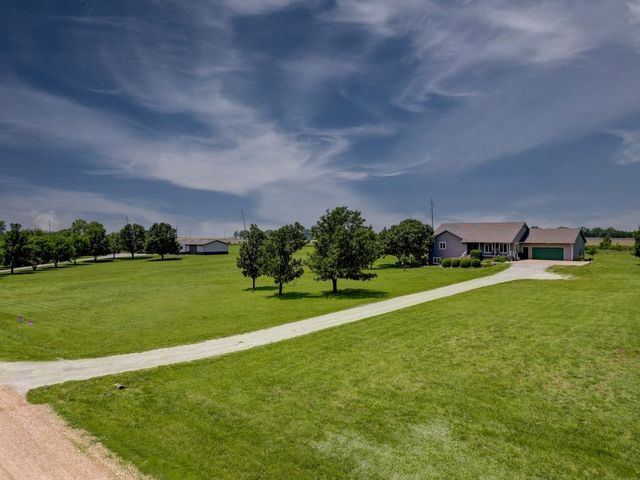 10 Leed Rd, Winfield, KS 67156