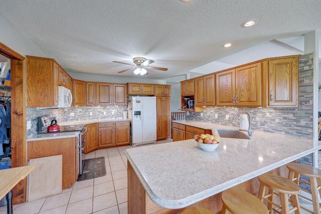 10 Leed Rd, Winfield, KS 67156