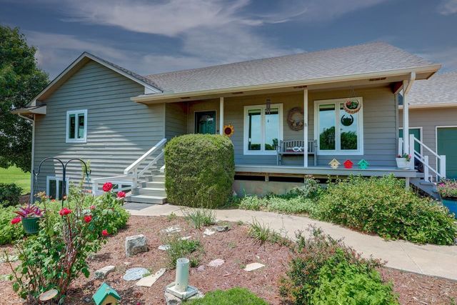 10 Leed Rd, Winfield, KS 67156