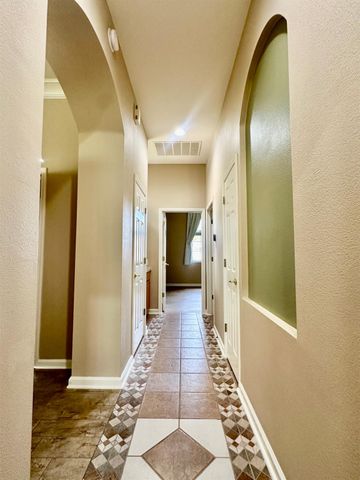 7026 Lost Lake Ln, Roseville, CA 95747