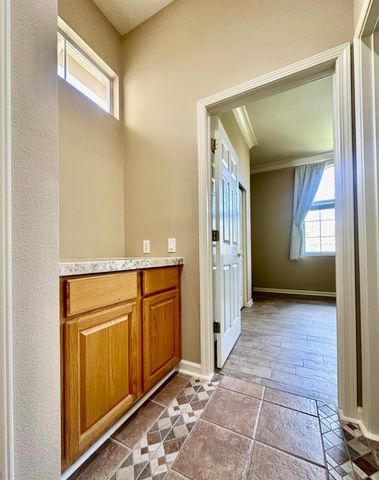 7026 Lost Lake Ln, Roseville, CA 95747