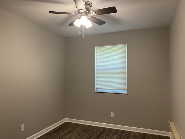 812 Bradley St Apt B, Clarksville, TN 37040