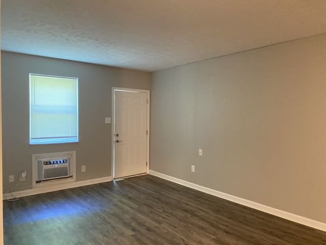 812 Bradley St Apt B, Clarksville, TN 37040