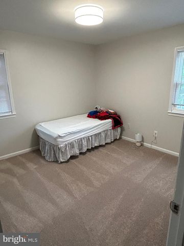 9214 TALISMAN DR, Vienna, VA 22182