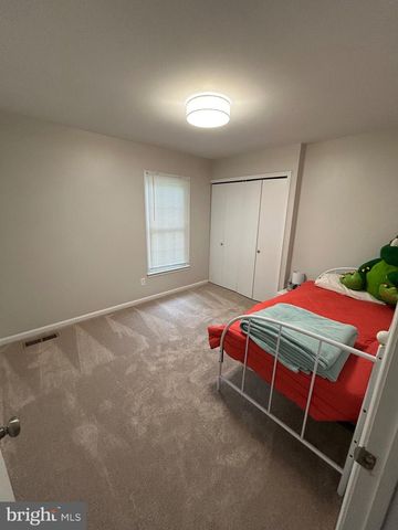 9214 TALISMAN DR, Vienna, VA 22182