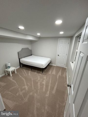 9214 TALISMAN DR, Vienna, VA 22182