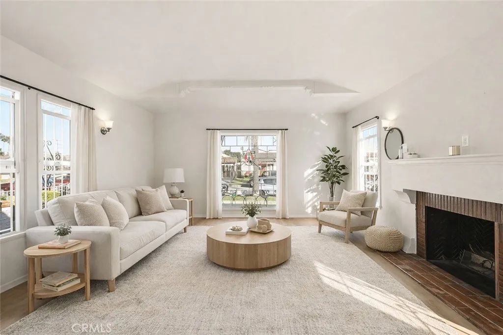 6501 Haas, Los Angeles, CA 90047