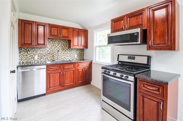 1415 Sunset Drive NE, Warren, OH 44483