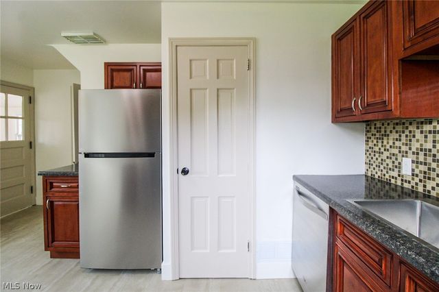 1415 Sunset Drive NE, Warren, OH 44483