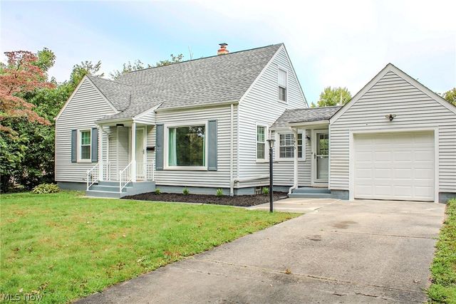 1415 Sunset Drive NE, Warren, OH 44483