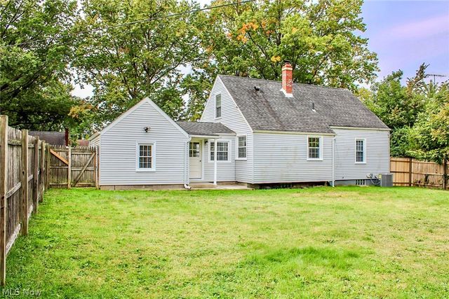 1415 Sunset Drive NE, Warren, OH 44483