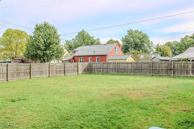 1415 Sunset Drive NE, Warren, OH 44483