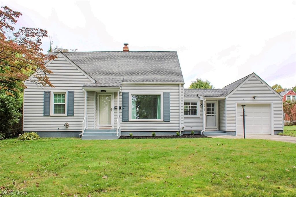 1415 Sunset Drive NE, Warren, OH 44483
