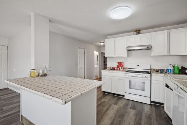 1 Appletree Lane 1, Hollister, CA 95023