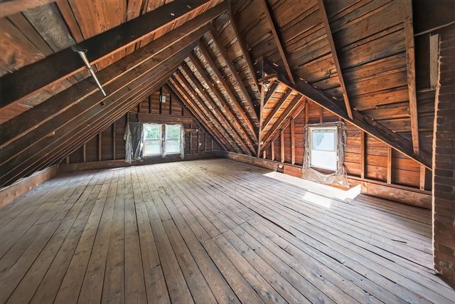 10 Elm St, South Hadley, MA 01075