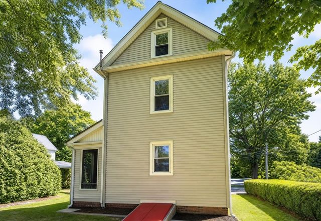 10 Elm St, South Hadley, MA 01075