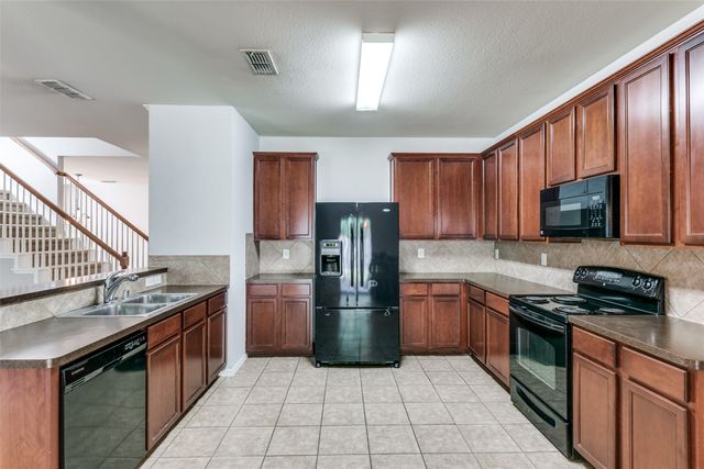 3024 Graystone Court, Seagoville, TX 75159