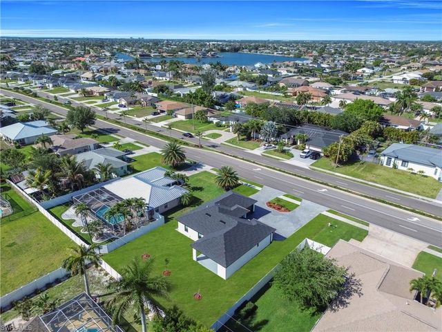 807 Nicholas PKWY W, Cape Coral, FL 33991