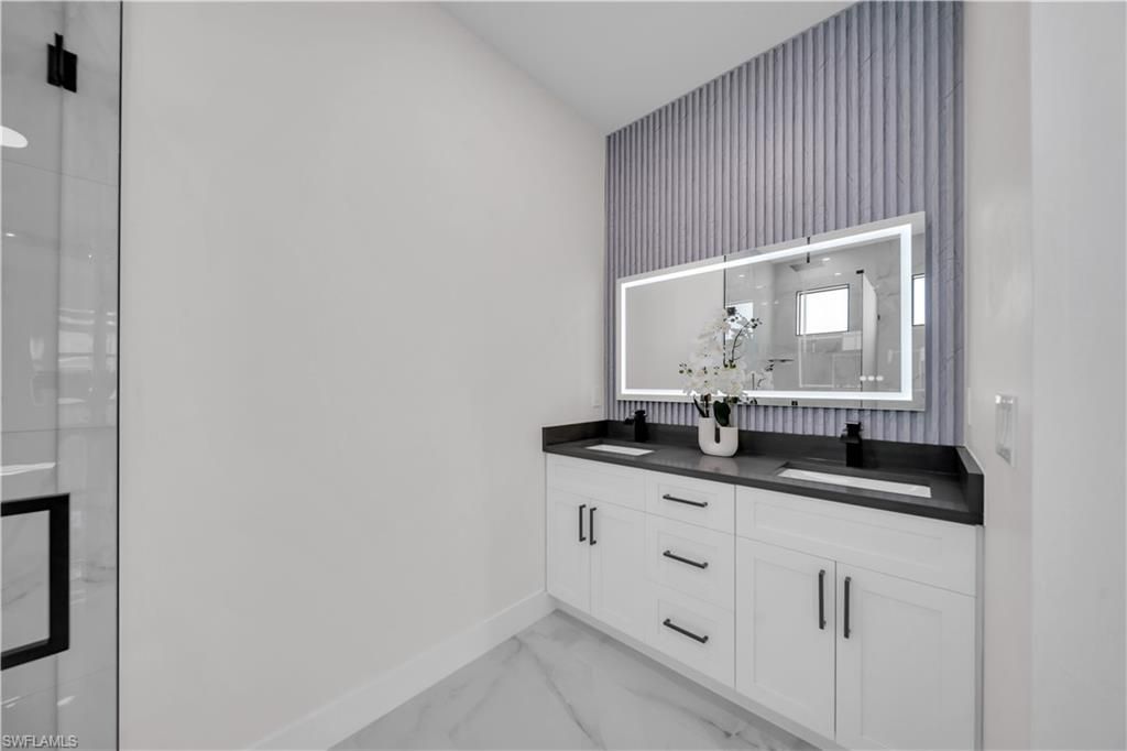 Image 29 of property listing at 807 Nicholas PKWY W, Cape Coral, FL 33991