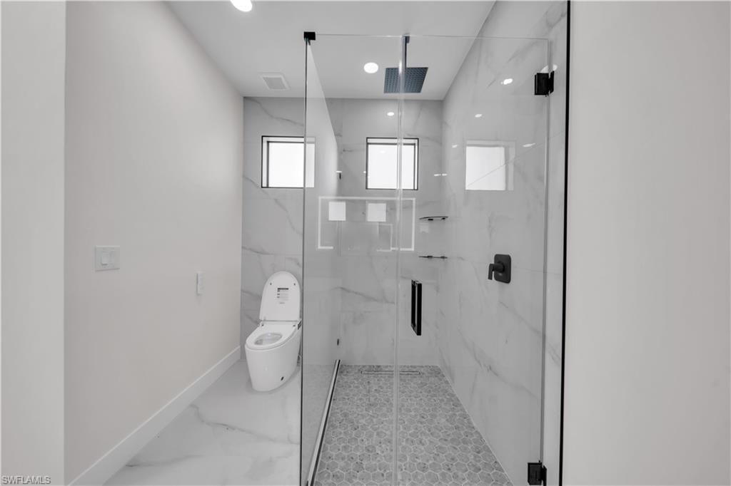 Image 30 of property listing at 807 Nicholas PKWY W, Cape Coral, FL 33991