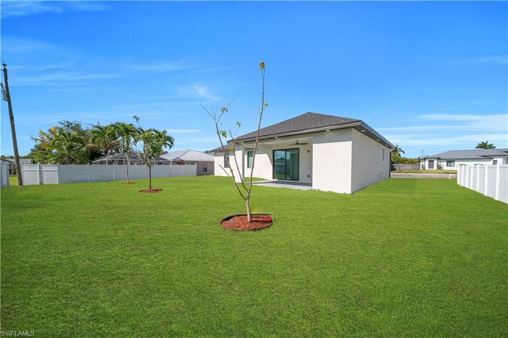 Image 33 of property listing at 807 Nicholas PKWY W, Cape Coral, FL 33991