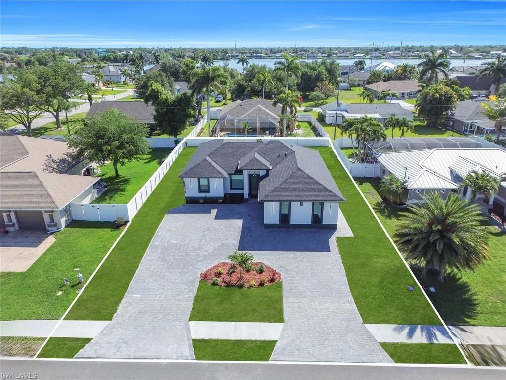 Image 39 of property listing at 807 Nicholas PKWY W, Cape Coral, FL 33991