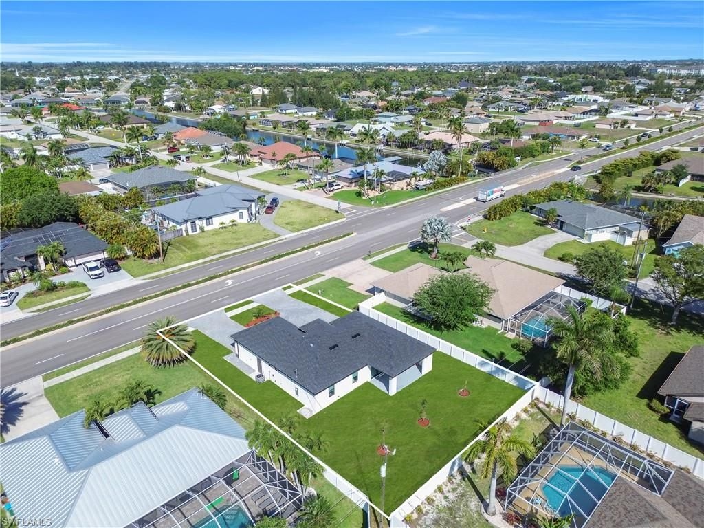 Image 43 of property listing at 807 Nicholas PKWY W, Cape Coral, FL 33991