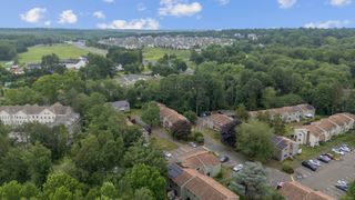 29 Orangewood West 29, Derby, CT 06418